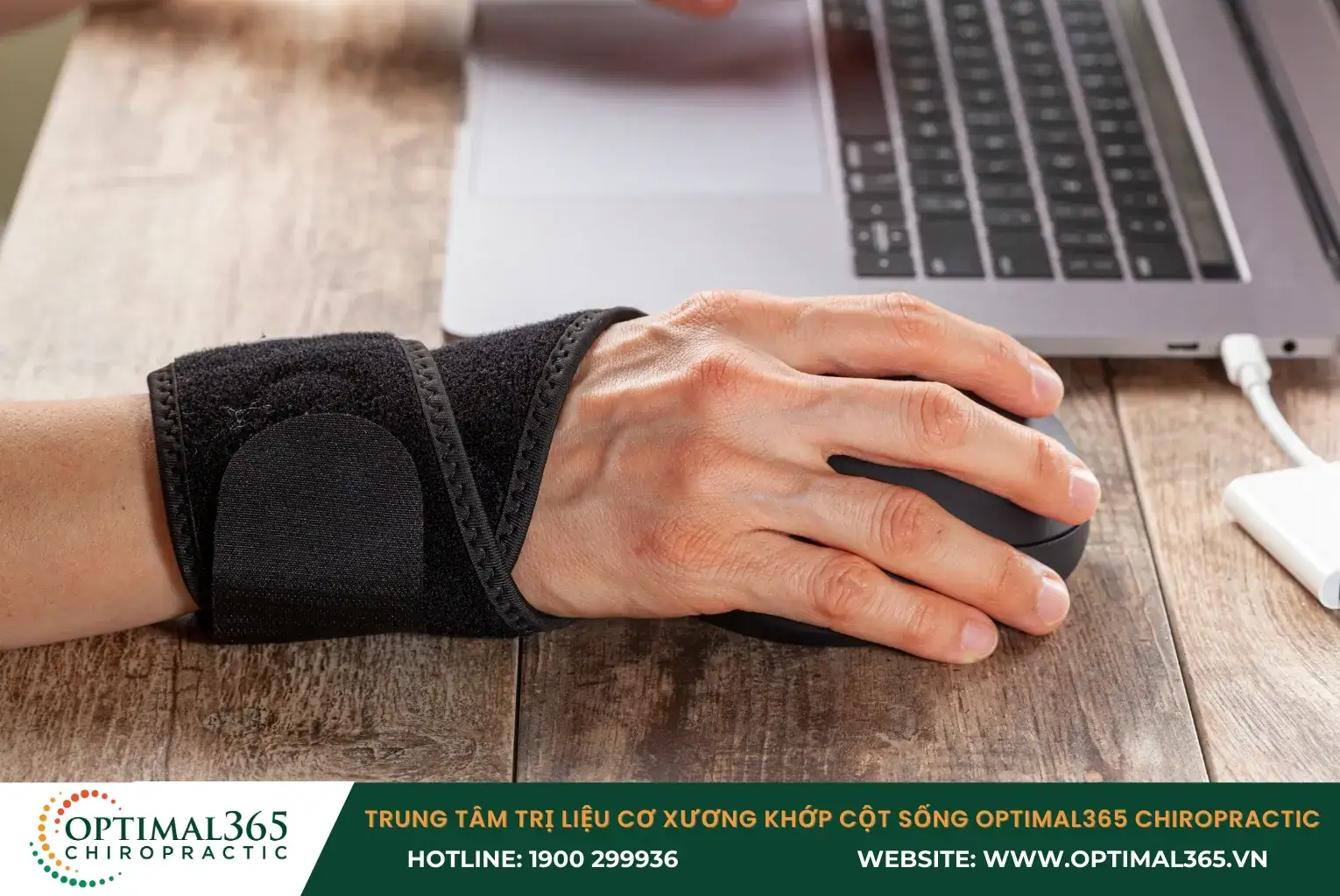 A splint can help improve blood circulation to the wrist area, supporting the recovery process.