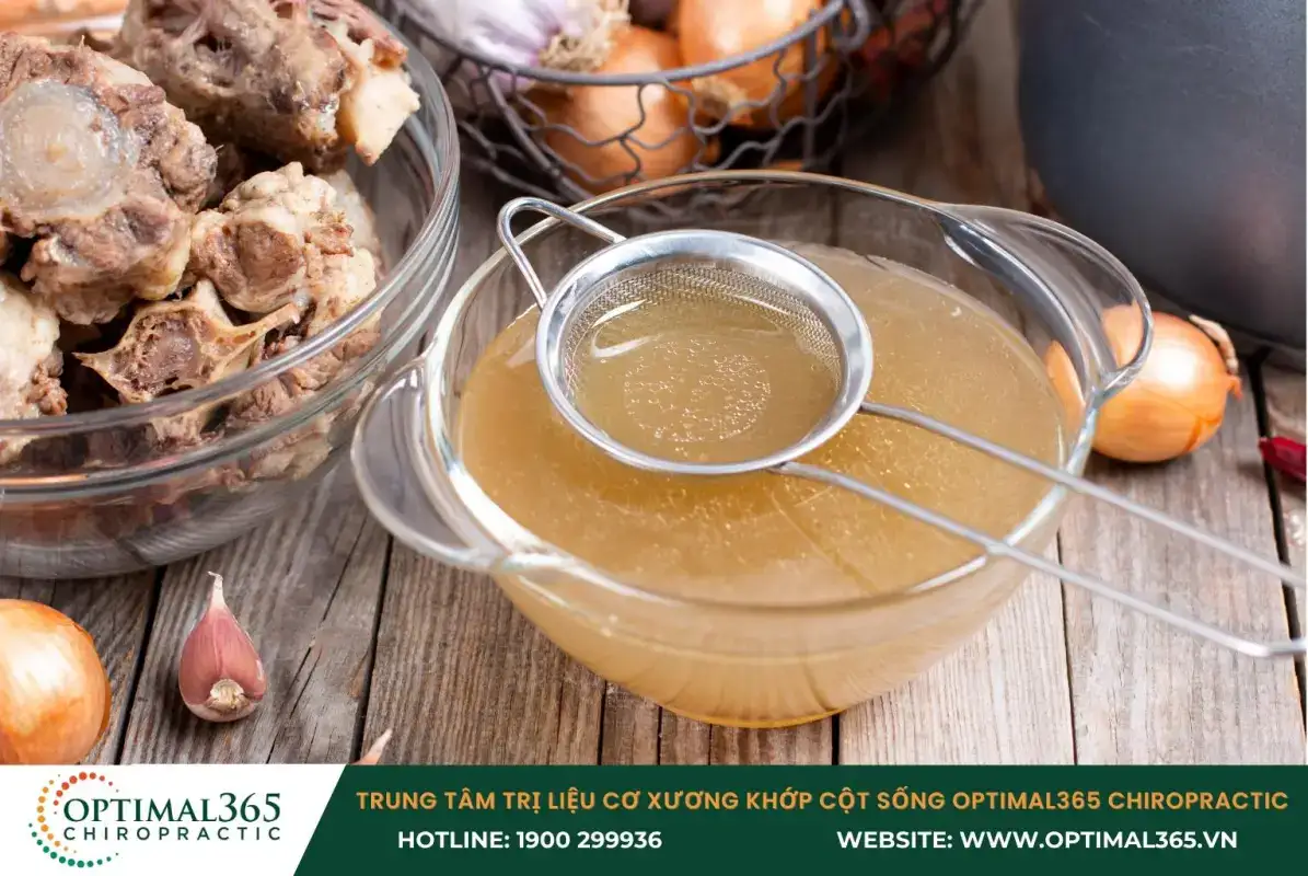 Nước canh xương có nhiều dưỡng chất tốt cho xương, khớp, sụn Nước canh xương có nhiều dưỡng chất tốt cho xương, khớp, sụn