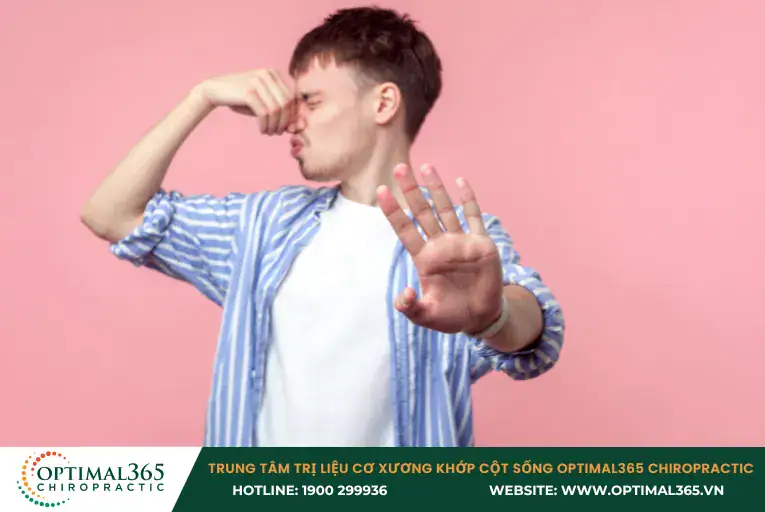 Người bệnh đau đầu nên tránh xa các mùi hôi, mùi quá nồng Người bệnh đau đầu nên tránh xa các mùi hôi, mùi quá nồng