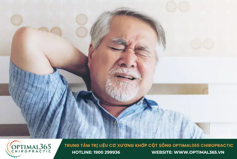 Người bệnh thấy đau nhức đầu, có thể lan ra cổ vai gáy Người bệnh thấy đau nhức đầu, có thể lan ra cổ vai gáy